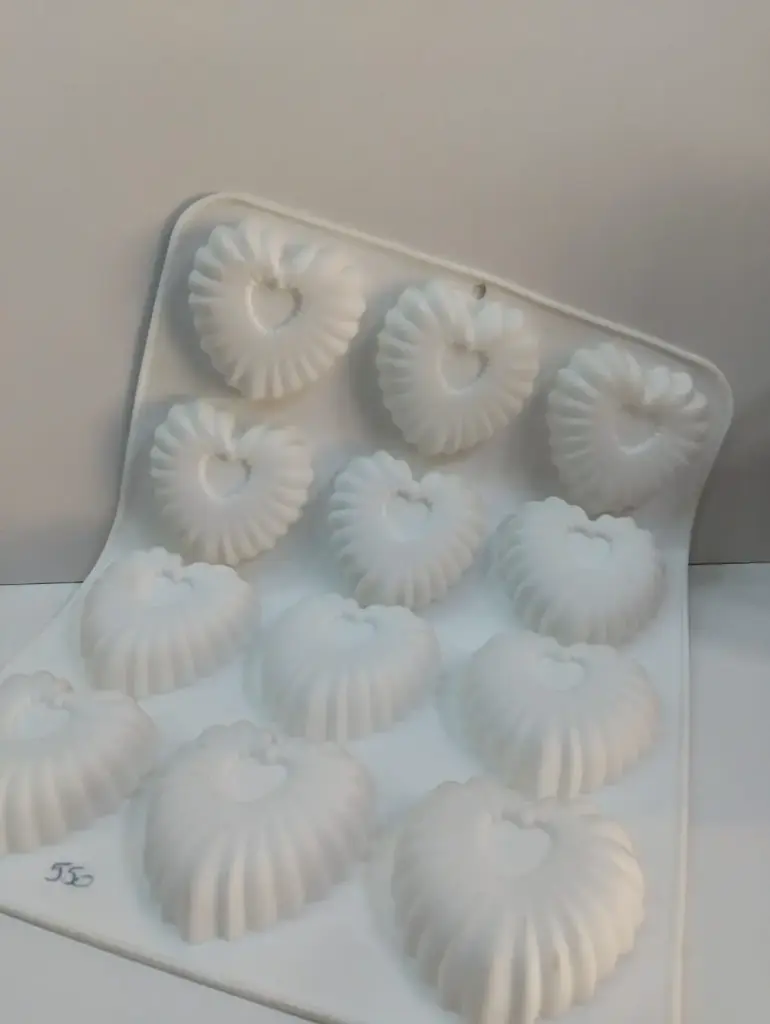 Moule silicone coeur nekkache 12pcs blanc