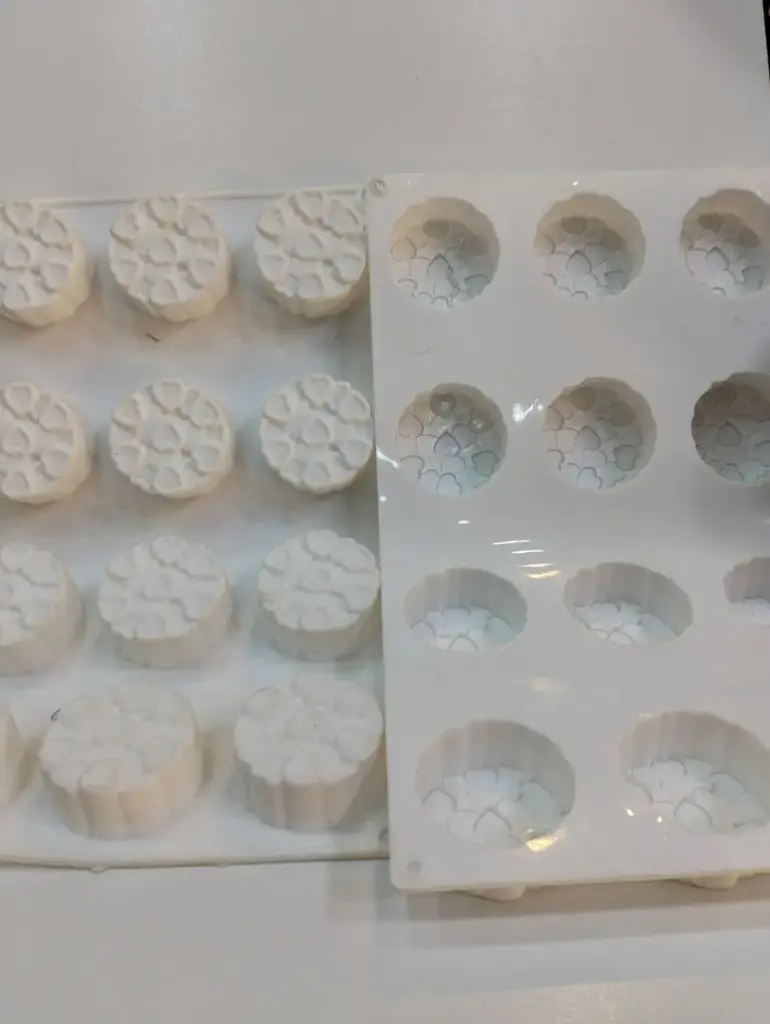 Moule silicone.multicoeur 12pcs blanc