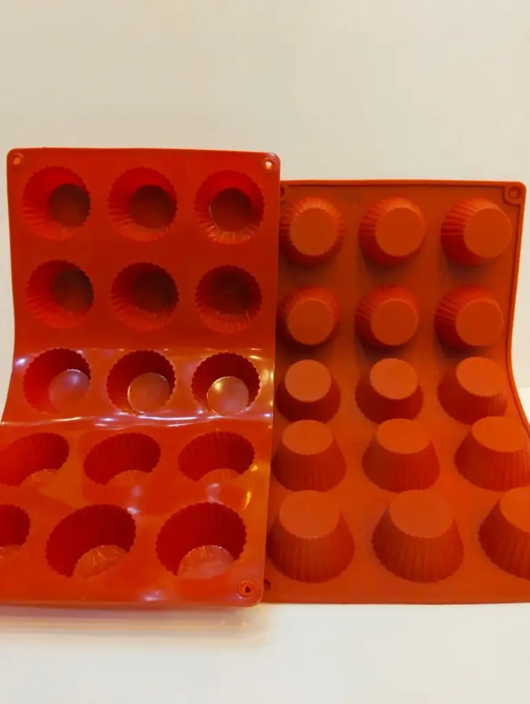 MOULE SILICONE CAISSETTE ROUGE 15PCS