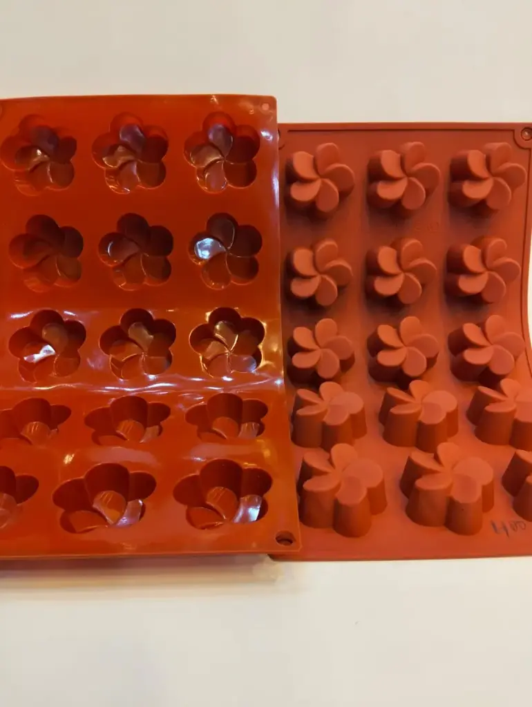 MOULE SILICONE FLEUR ROUGE 15PCS