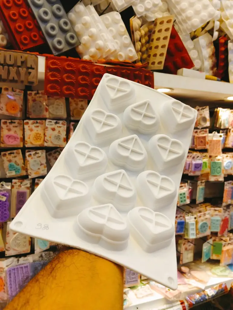 MOULE SILICONE COEUR 3D BLANC 12PCS