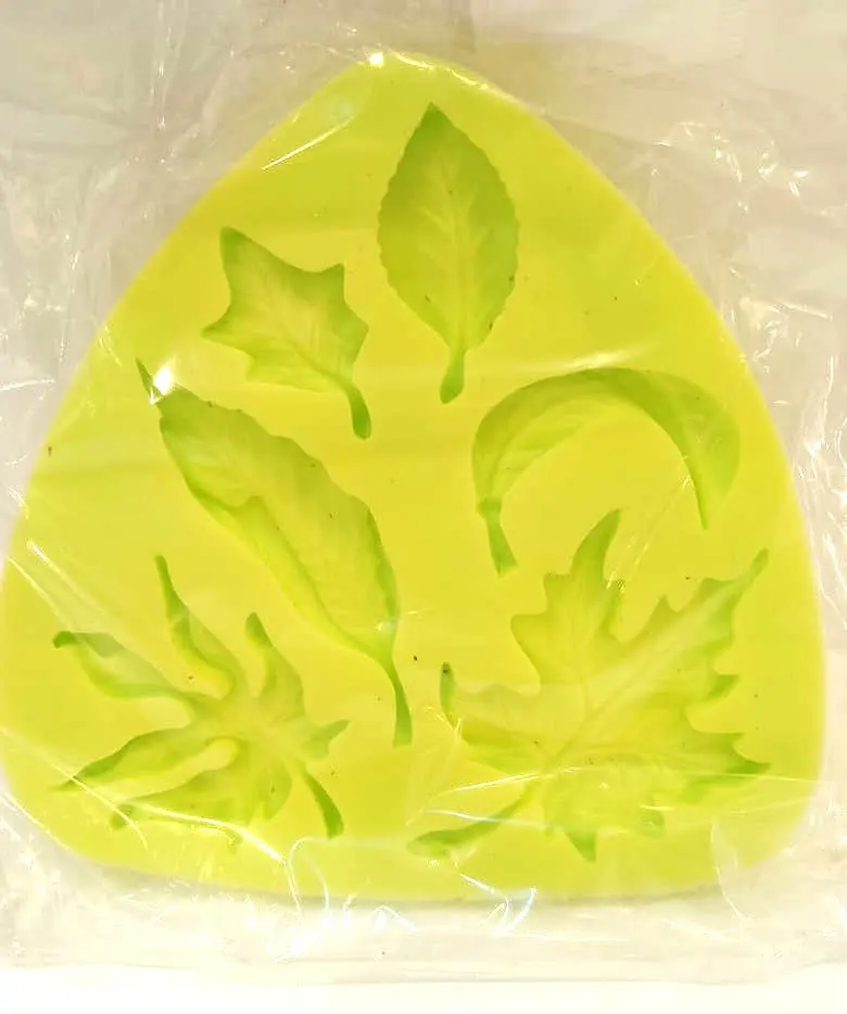 MOULE SILICONE PATE A SUCRE 6FEUILLES GM