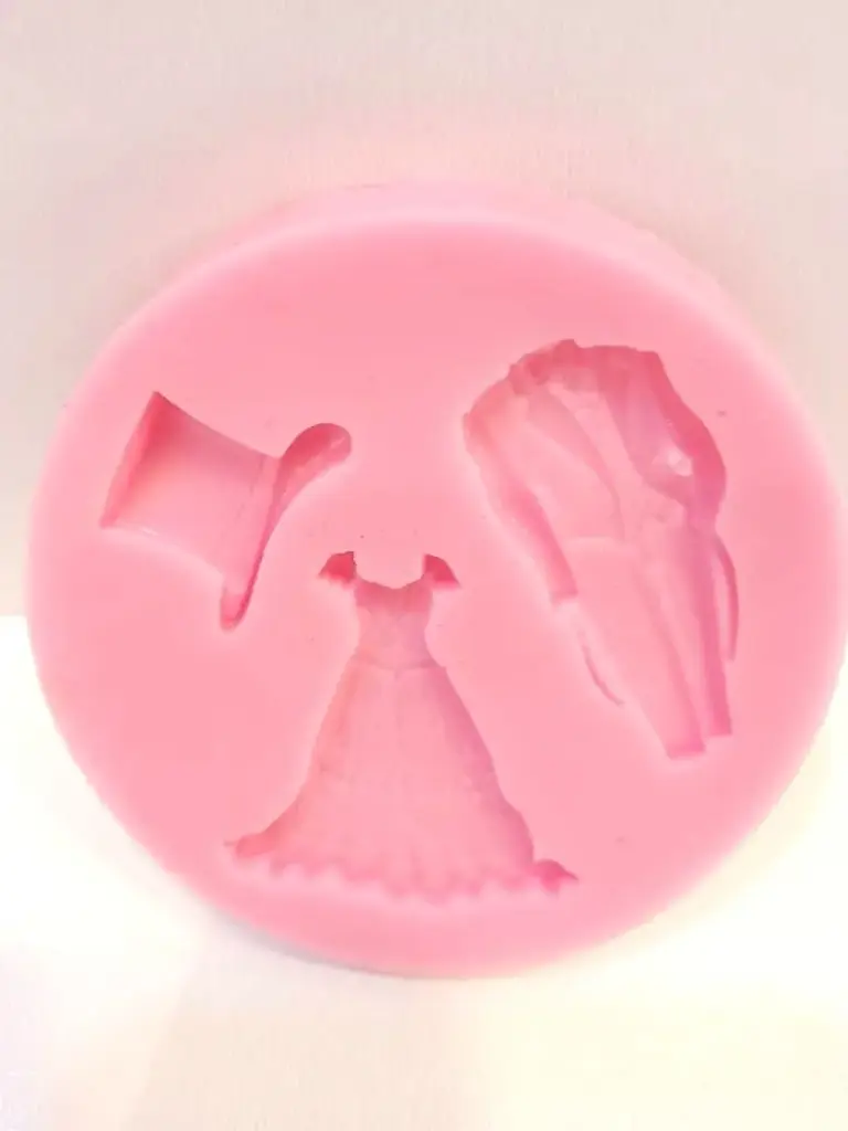 MOULESILICONE PATE A SUCRE ROBE COSTUME
