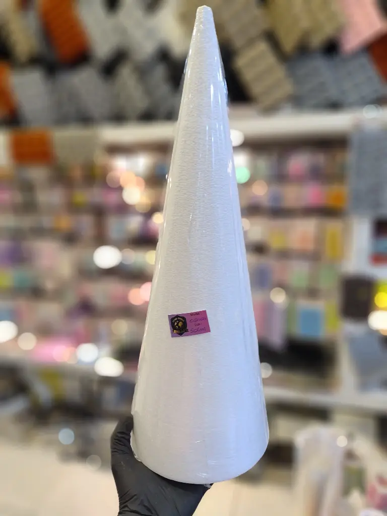 POLYSTER PYRAMIDE 15CM